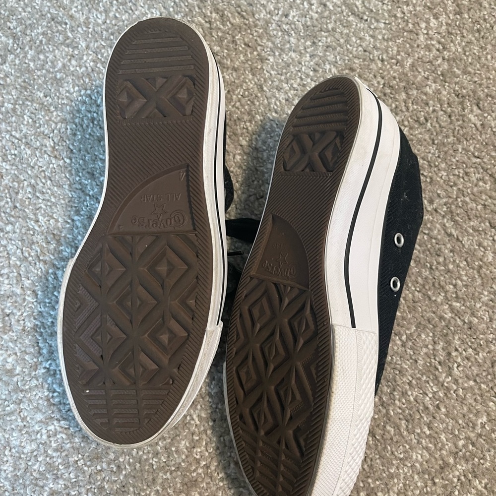Sneakers - Picture 4 of 7